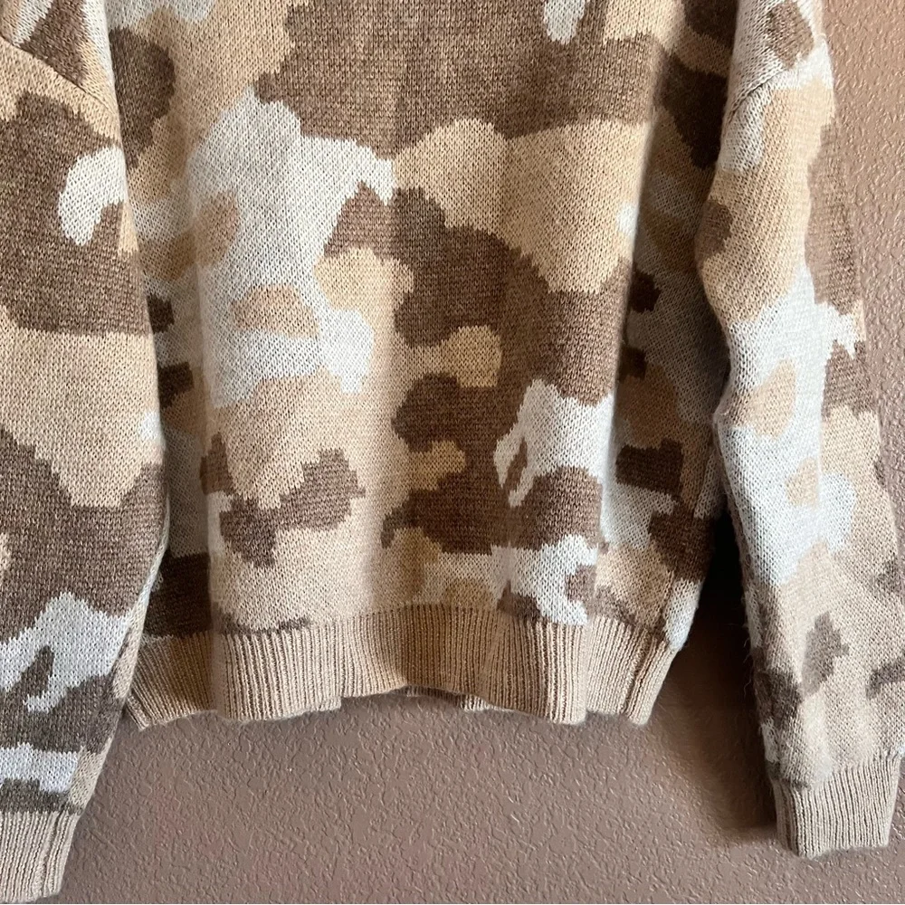 Lucky Brand Cream and Brown Camouflage Crewneck Sweater Size Large